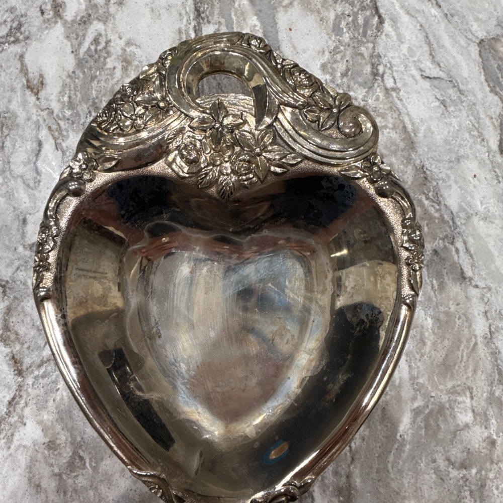 Elegant Silver Heart-Shaped Dish